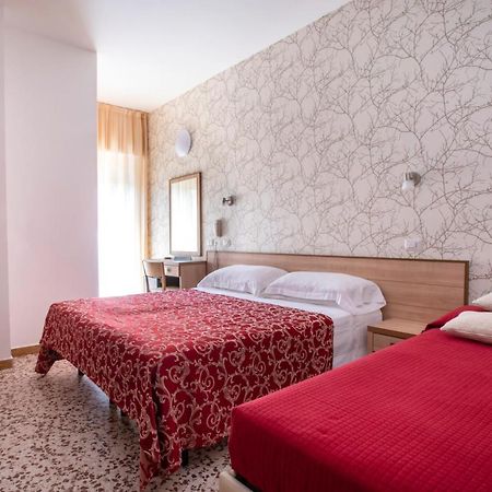 Hotel Ravello Adults Only Ріміні Екстер'єр фото