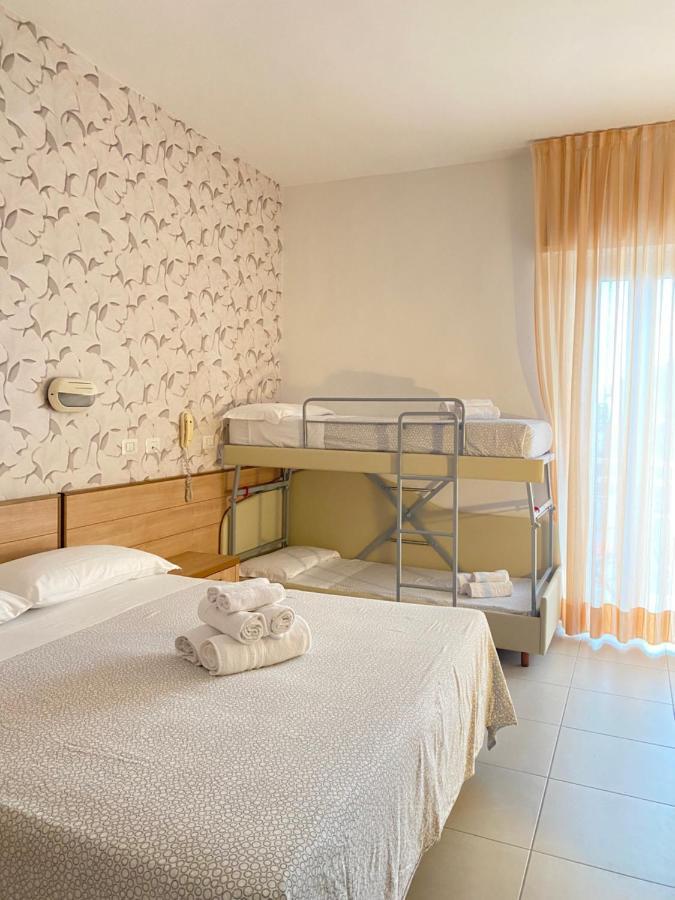Hotel Ravello Adults Only Ріміні Екстер'єр фото