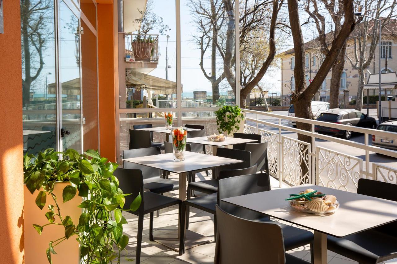 Hotel Ravello Adults Only Ріміні Екстер'єр фото