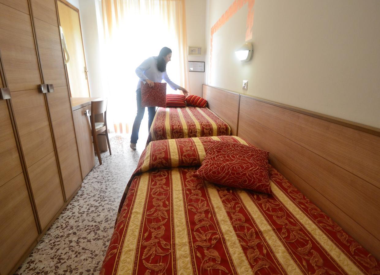 Hotel Ravello Adults Only Ріміні Екстер'єр фото