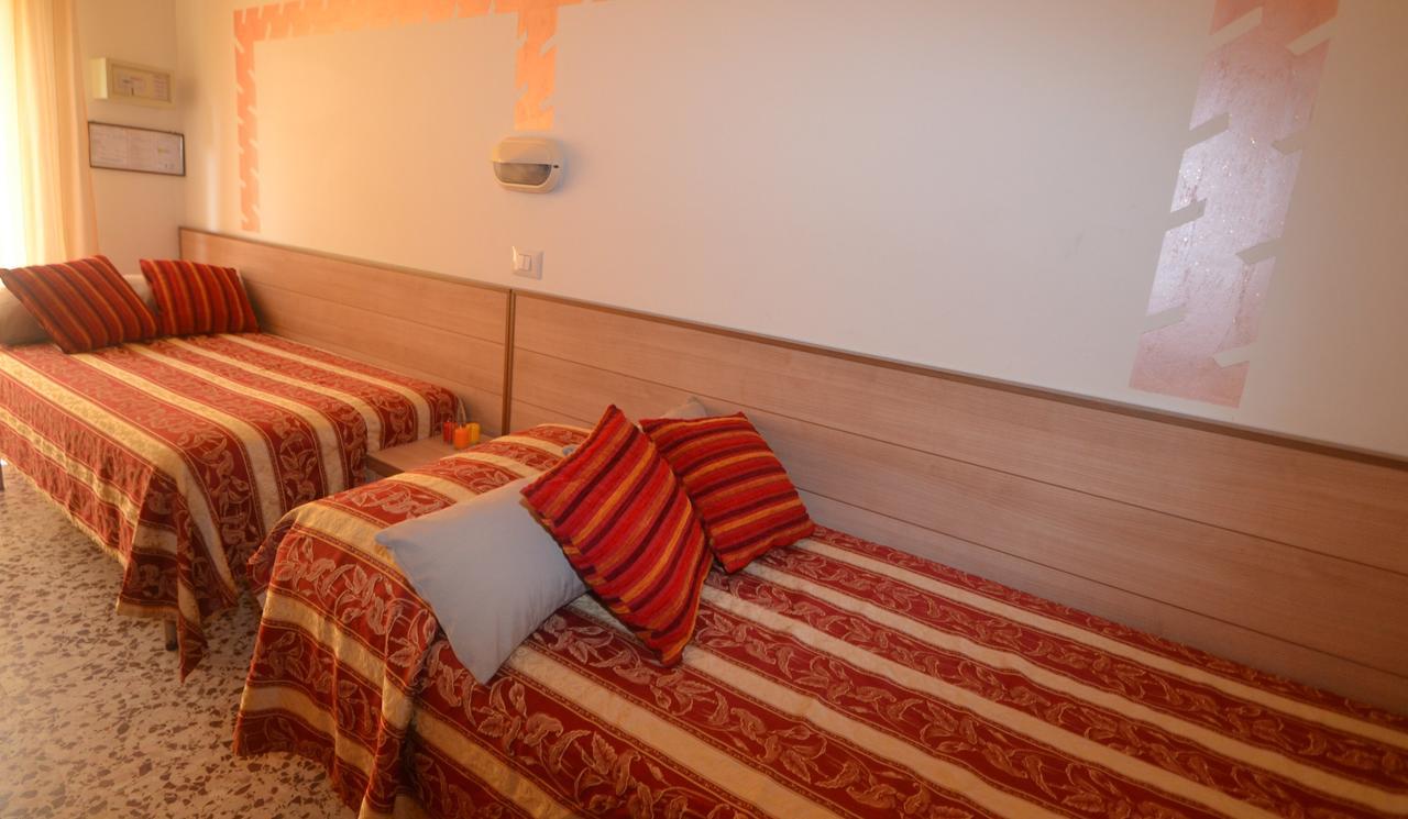 Hotel Ravello Adults Only Ріміні Екстер'єр фото