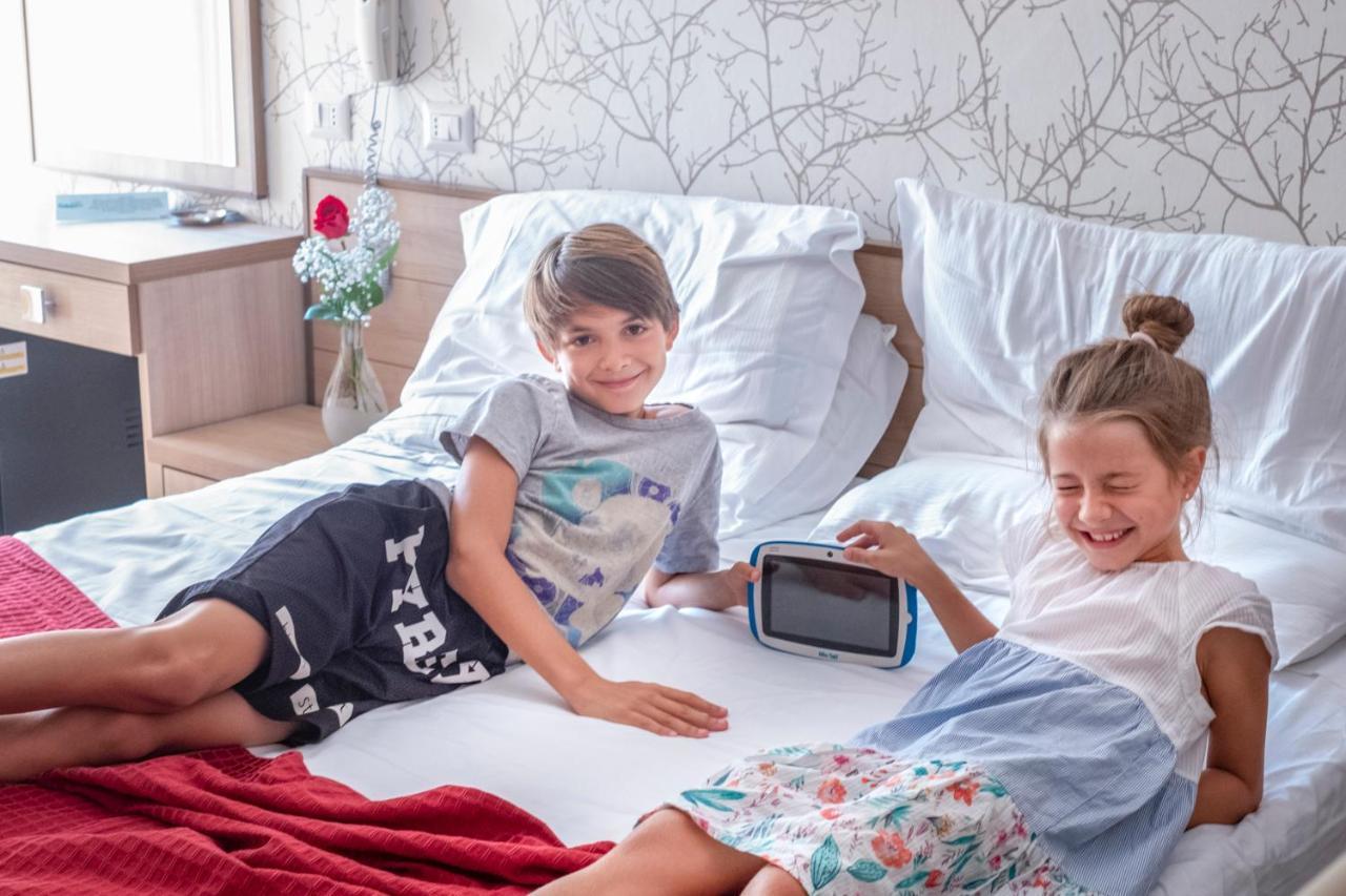 Hotel Ravello Adults Only Ріміні Екстер'єр фото